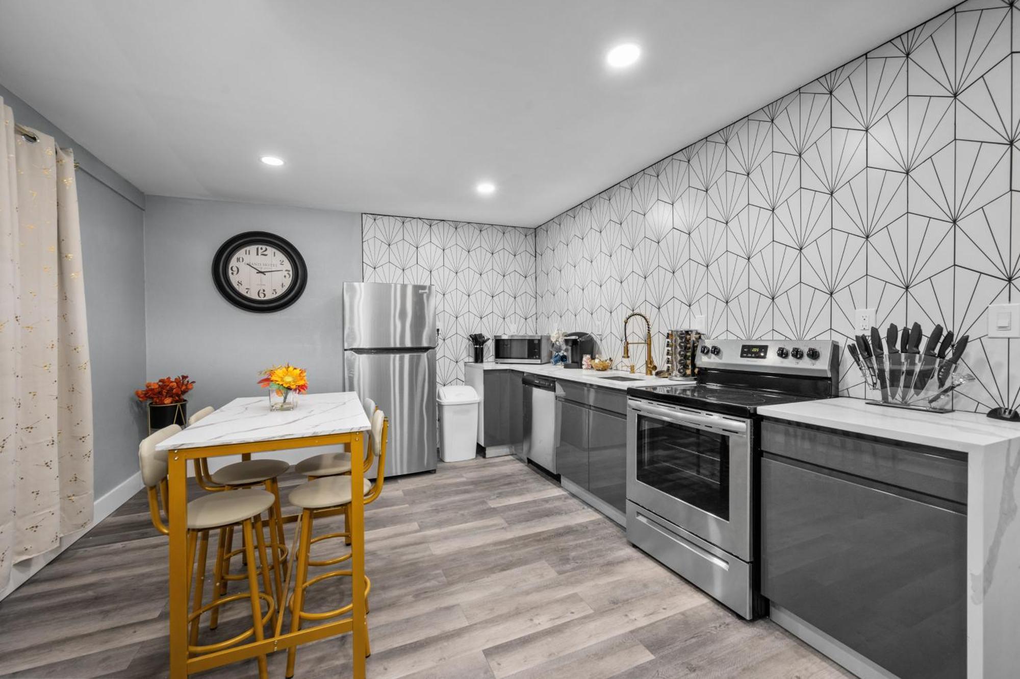 Modern 2Br City Center Getaway With Free Park Houston Dış mekan fotoğraf
